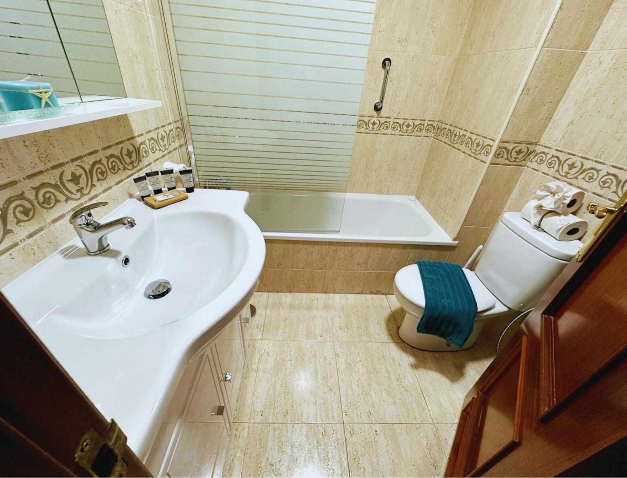 Benalmarina Sea View Apartments Benalmadena Bagian luar foto
